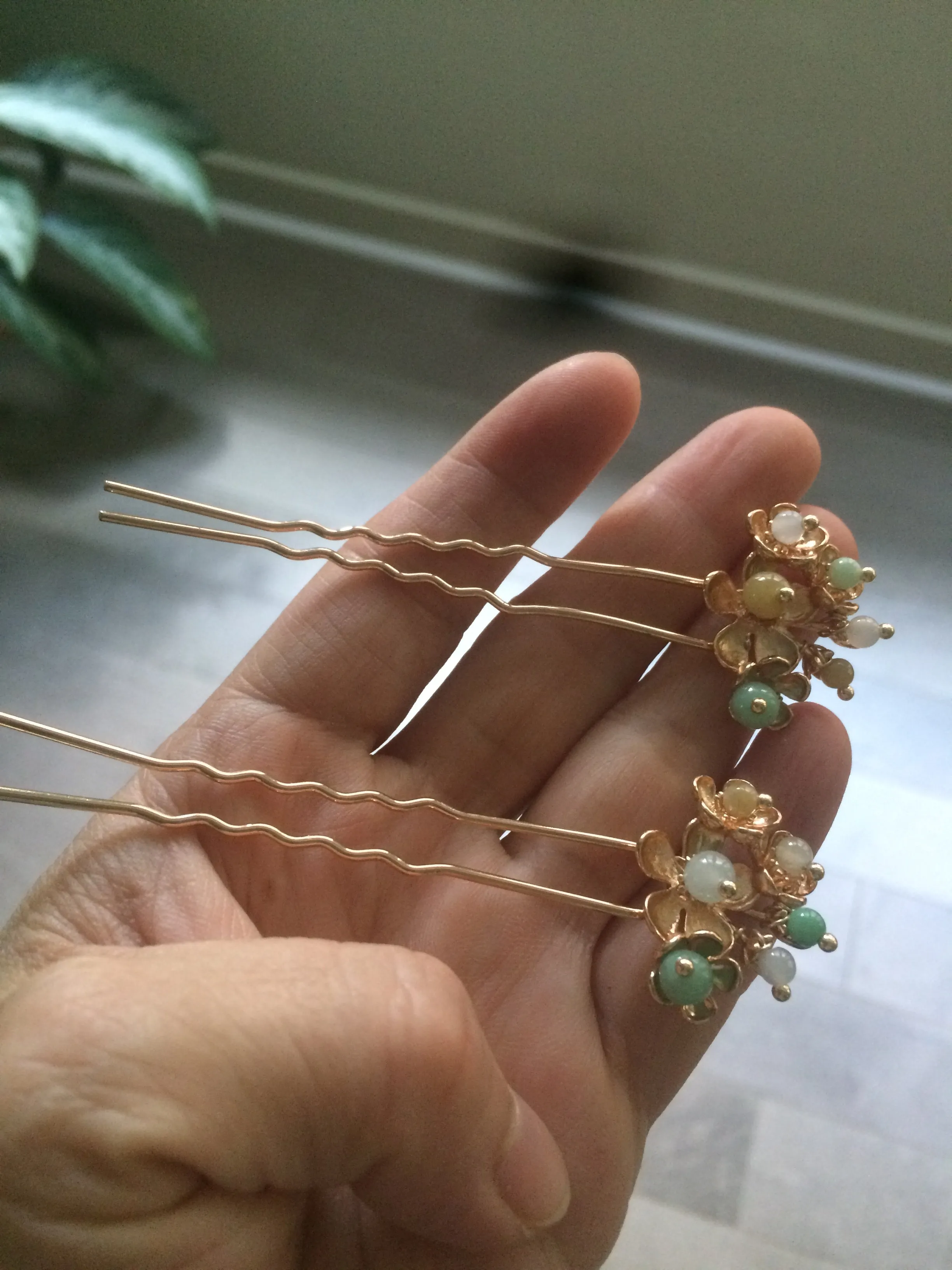 100% natural jadeite jade beads golden floral hairpin Q6