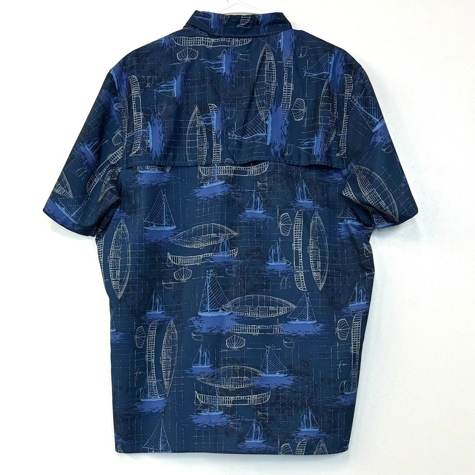 Chaps | Mens Vented Sailboats Button Up S/s Shirt | Size: L | Color: Blue/Blue | EUC