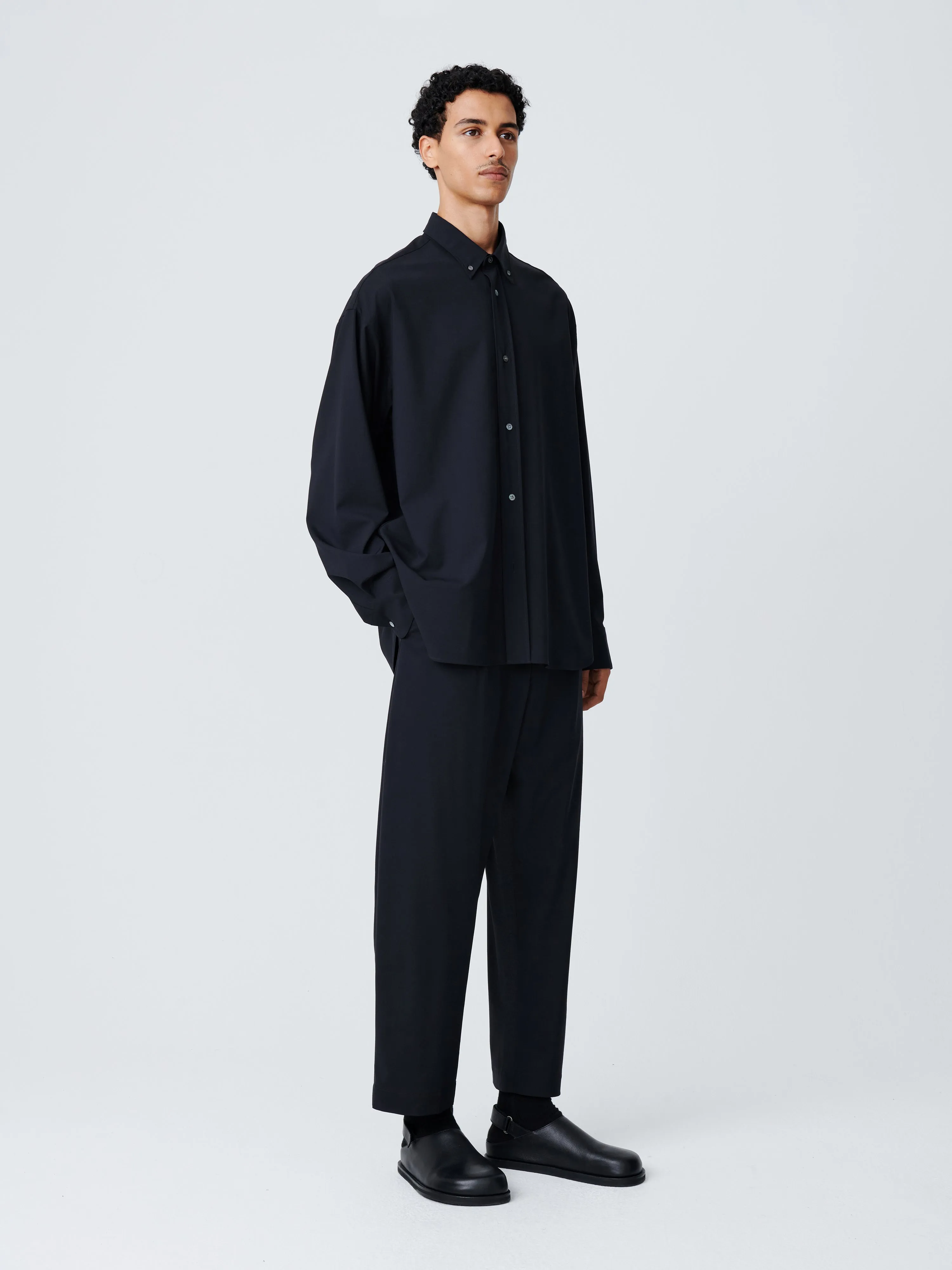 Tuck Tropical Wool Pant in Darkest Navy